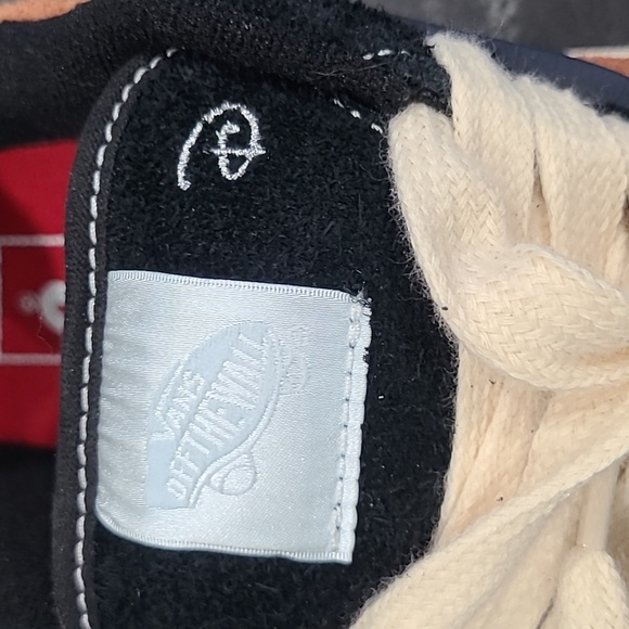 Vans Disney Lion King Scar shoes size 8 - Picture 2 of 9